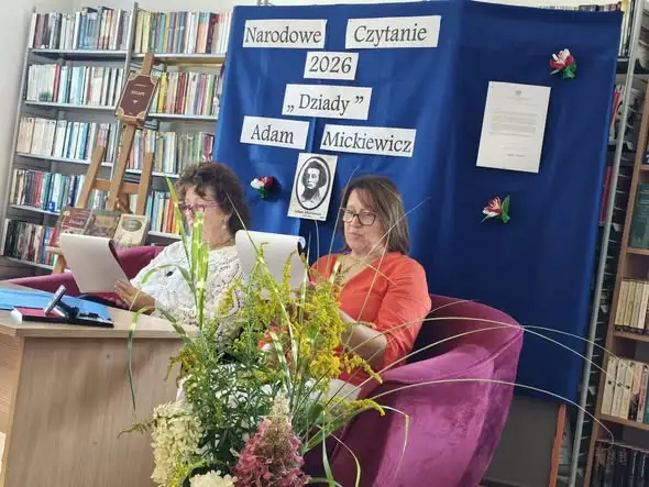 Narodowe Czytanie „Dziadów” w bibliotece w Kiwitach