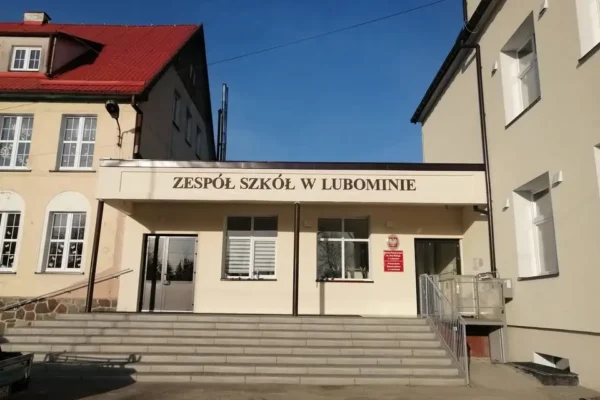 Orneta: policjanci uczyli uczniów bezpieczeństwa i reagowania na przemoc rówieśniczą