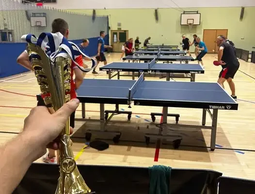 Ornecki Klub Taekwondo z pucharami i rosnącą frekwencją na treningach
