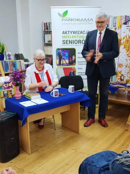 Noc Bibliotek w Kiwitach: spotkanie z Jolantą i Wiesławem Piekarskimi